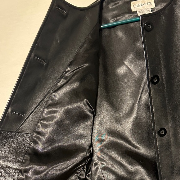 Chadwicks Women’s Black Leather Jacket - Picture 3 of 7